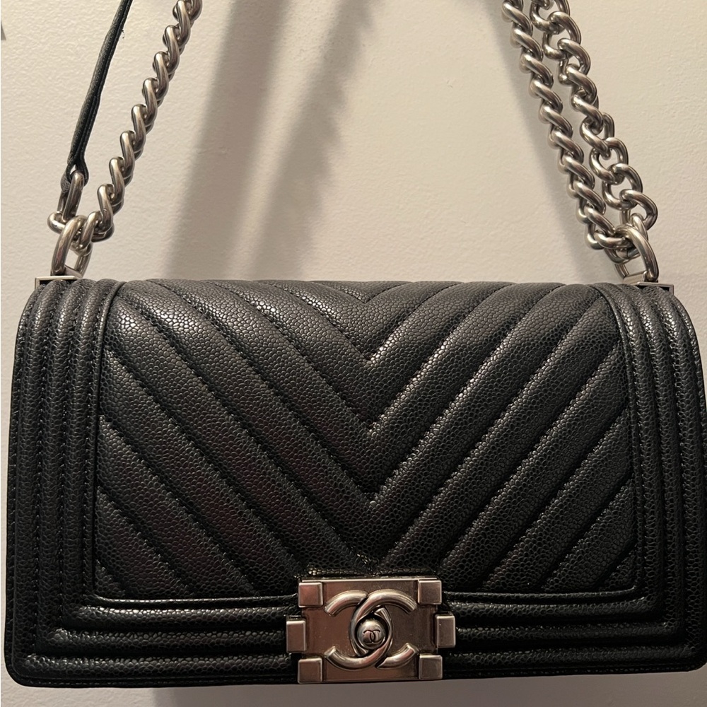 Chic Black Quilted Chain Bag
